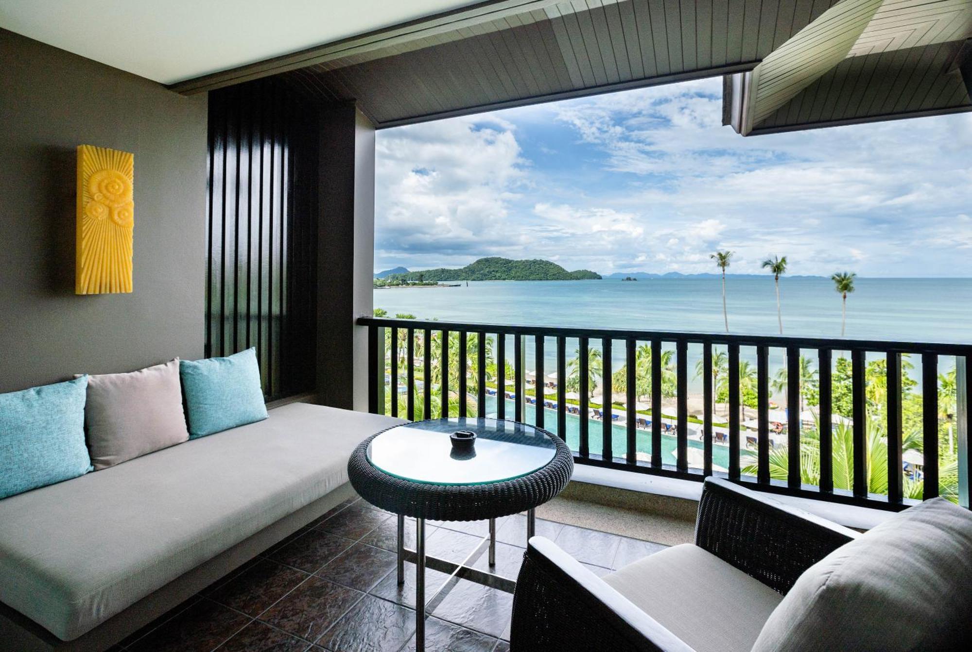 Pullman Phuket Panwa Beach Resort Habitación foto A view from a suite at the resort